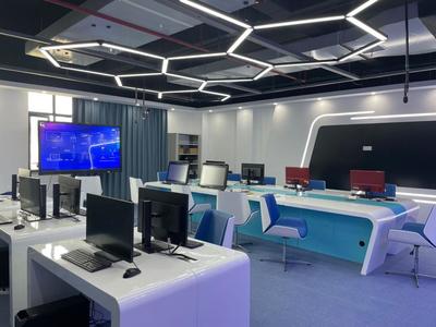 校企协同育人 构建互联互融共享虚拟仿真实训基地，推动教学设备研发创新